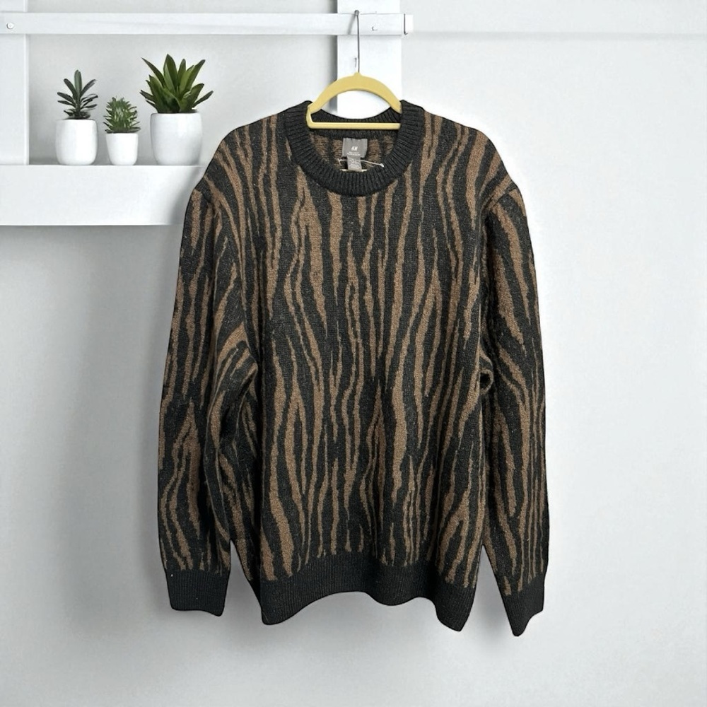 H&M Regular-fit Jacquard-knit sweater in brown zebra print crew neck size XL